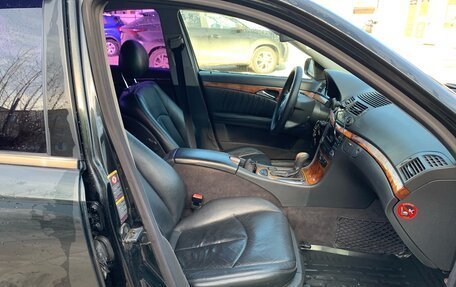 Mercedes-Benz E-Класс, 2004 год, 750 000 рублей, 10 фотография