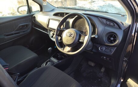 Toyota Vitz, 2018 год, 980 000 рублей, 8 фотография