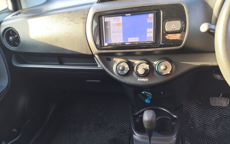 Toyota Vitz, 2018 год, 980 000 рублей, 10 фотография