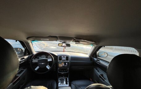 Chrysler 300C II, 2006 год, 850 000 рублей, 10 фотография