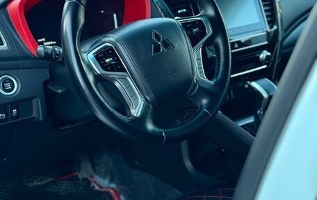 Mitsubishi Montero Sport, 2022 год, 3 990 000 рублей, 6 фотография