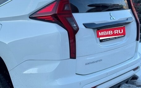 Mitsubishi Montero Sport, 2022 год, 3 990 000 рублей, 4 фотография