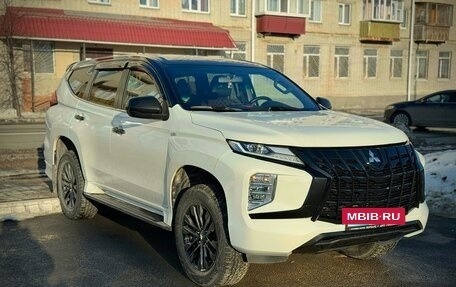 Mitsubishi Montero Sport, 2022 год, 3 990 000 рублей, 3 фотография