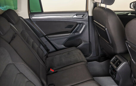 Volkswagen Tiguan II, 2017 год, 3 099 000 рублей, 12 фотография