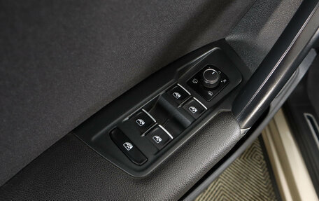 Volkswagen Tiguan II, 2017 год, 3 099 000 рублей, 26 фотография