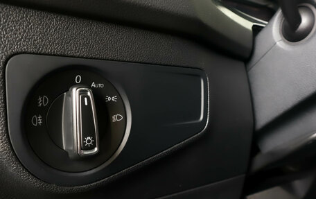 Volkswagen Tiguan II, 2017 год, 3 099 000 рублей, 24 фотография