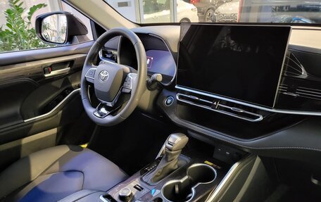 Toyota Highlander, 2025 год, 5 598 000 рублей, 13 фотография