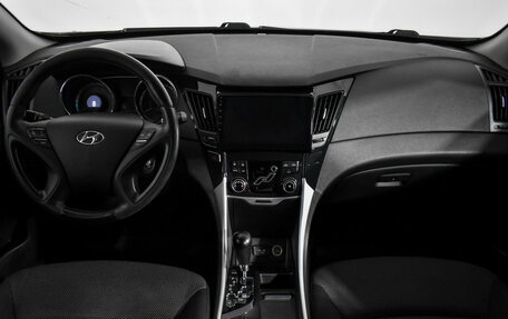 Hyundai Sonata VI, 2012 год, 1 049 000 рублей, 16 фотография