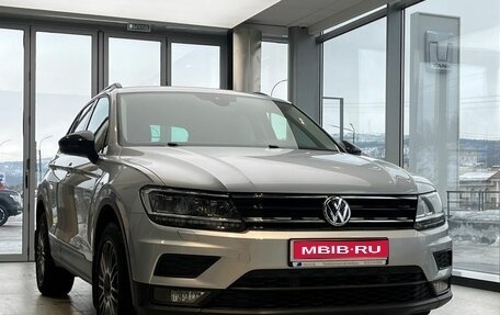 Volkswagen Tiguan II, 2019 год, 2 699 000 рублей, 1 фотография
