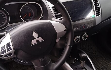 Mitsubishi Outlander III рестайлинг 3, 2008 год, 949 000 рублей, 2 фотография