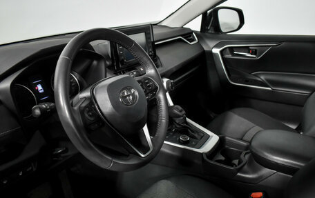 Toyota RAV4, 2020 год, 3 600 000 рублей, 9 фотография