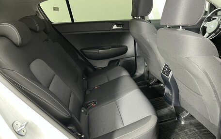 KIA Sportage IV рестайлинг, 2018 год, 2 099 000 рублей, 16 фотография