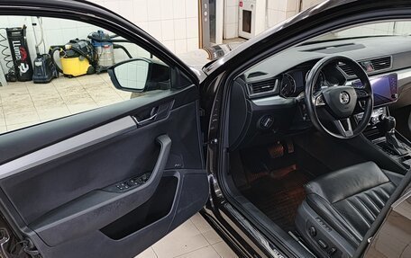 Skoda Superb III рестайлинг, 2018 год, 2 200 000 рублей, 10 фотография