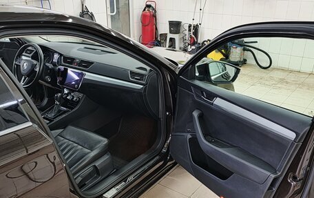 Skoda Superb III рестайлинг, 2018 год, 2 200 000 рублей, 19 фотография