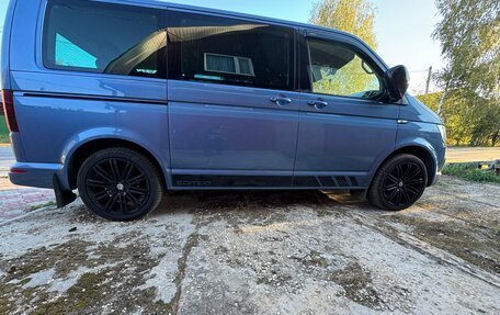 Volkswagen Caravelle T6 рестайлинг, 2019 год, 3 850 000 рублей, 3 фотография