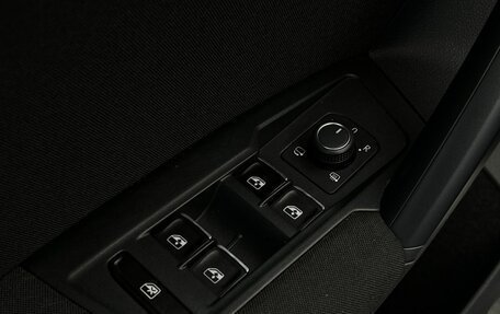 Volkswagen Tiguan II, 2019 год, 2 699 000 рублей, 17 фотография