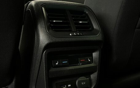 Volkswagen Tiguan II, 2019 год, 2 699 000 рублей, 13 фотография