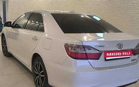 Toyota Camry, 2017 год, 2 250 000 рублей, 2 фотография