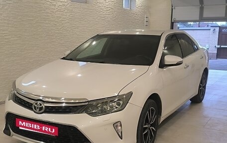 Toyota Camry, 2017 год, 2 250 000 рублей, 7 фотография