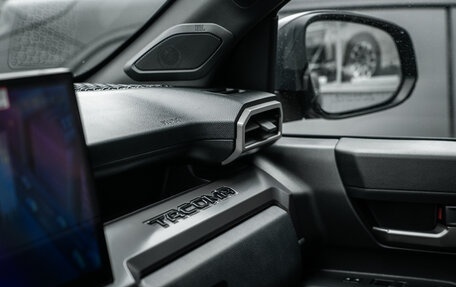 Toyota Tacoma, 2025 год, 10 200 000 рублей, 28 фотография