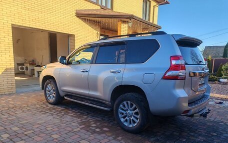 Toyota Land Cruiser Prado 150 рестайлинг 2, 2016 год, 3 500 000 рублей, 2 фотография