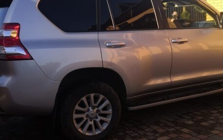 Toyota Land Cruiser Prado 150 рестайлинг 2, 2016 год, 3 500 000 рублей, 7 фотография