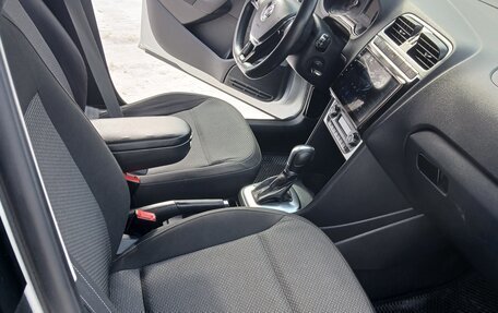 Volkswagen Polo VI (EU Market), 2016 год, 1 050 000 рублей, 11 фотография