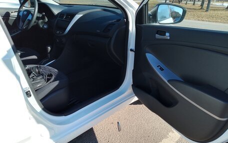 Hyundai Solaris II рестайлинг, 2015 год, 1 500 000 рублей, 11 фотография