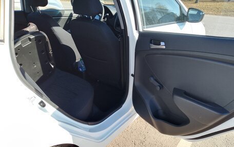 Hyundai Solaris II рестайлинг, 2015 год, 1 500 000 рублей, 13 фотография