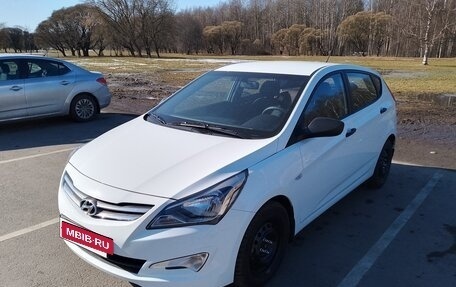 Hyundai Solaris II рестайлинг, 2015 год, 1 500 000 рублей, 2 фотография