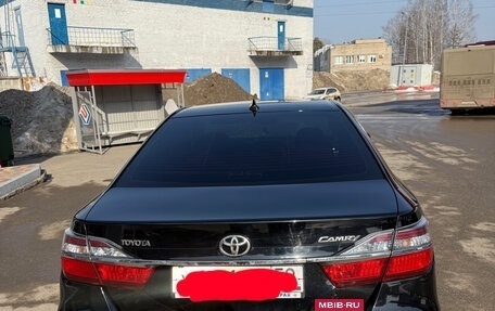 Toyota Camry, 2017 год, 2 700 000 рублей, 4 фотография
