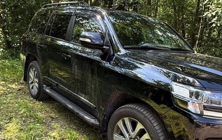 Toyota Land Cruiser 200, 2017 год, 7 000 000 рублей, 2 фотография