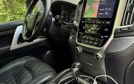 Toyota Land Cruiser 200, 2017 год, 7 000 000 рублей, 7 фотография