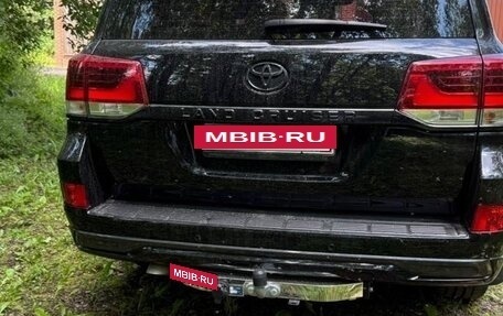 Toyota Land Cruiser 200, 2017 год, 7 000 000 рублей, 5 фотография