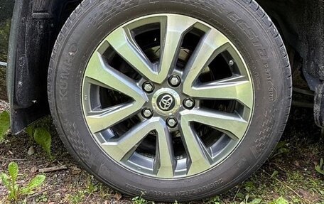 Toyota Land Cruiser 200, 2017 год, 7 000 000 рублей, 10 фотография