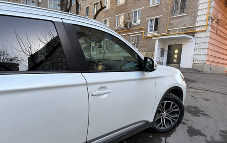 Mitsubishi Outlander III рестайлинг 3, 2016 год, 2 400 000 рублей, 6 фотография