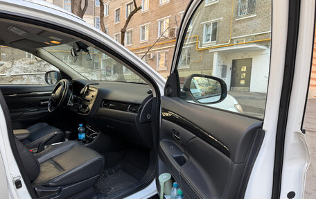 Mitsubishi Outlander III рестайлинг 3, 2016 год, 2 400 000 рублей, 9 фотография