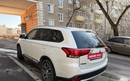 Mitsubishi Outlander III рестайлинг 3, 2016 год, 2 400 000 рублей, 3 фотография