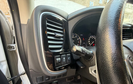 Mitsubishi Outlander III рестайлинг 3, 2016 год, 2 400 000 рублей, 23 фотография