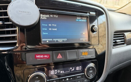 Mitsubishi Outlander III рестайлинг 3, 2016 год, 2 400 000 рублей, 19 фотография