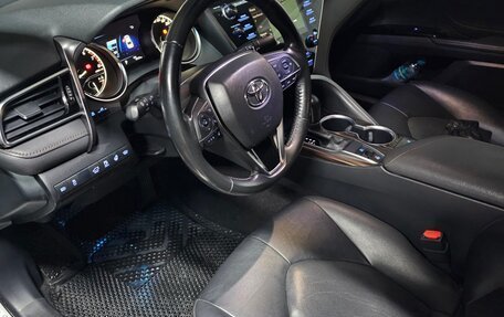 Toyota Camry, 2019 год, 2 650 000 рублей, 10 фотография