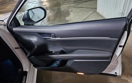 Toyota Camry, 2019 год, 2 650 000 рублей, 16 фотография