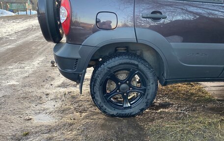 Chevrolet Niva I рестайлинг, 2015 год, 600 000 рублей, 31 фотография