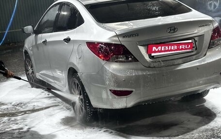 Hyundai Solaris II рестайлинг, 2013 год, 333 333 рублей, 3 фотография