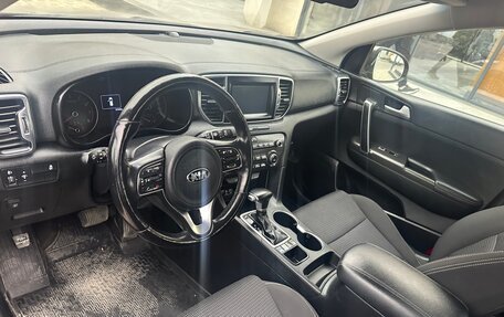 KIA Sportage IV рестайлинг, 2018 год, 1 799 999 рублей, 6 фотография