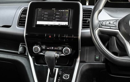 Nissan Serena IV, 2019 год, 2 189 000 рублей, 23 фотография