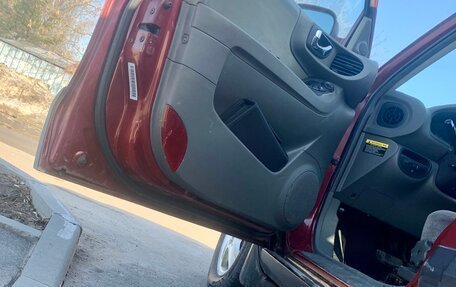 Hyundai Santa Fe III рестайлинг, 2002 год, 600 000 рублей, 11 фотография