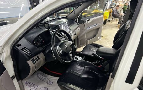 Mitsubishi Pajero Sport II рестайлинг, 2012 год, 1 960 000 рублей, 13 фотография