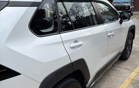 Toyota RAV4, 2022 год, 3 990 000 рублей, 3 фотография