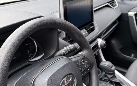 Toyota RAV4, 2022 год, 3 990 000 рублей, 6 фотография